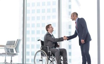 Pensione di invalidità civile e richiesta di un prestito in banca: è possibile?